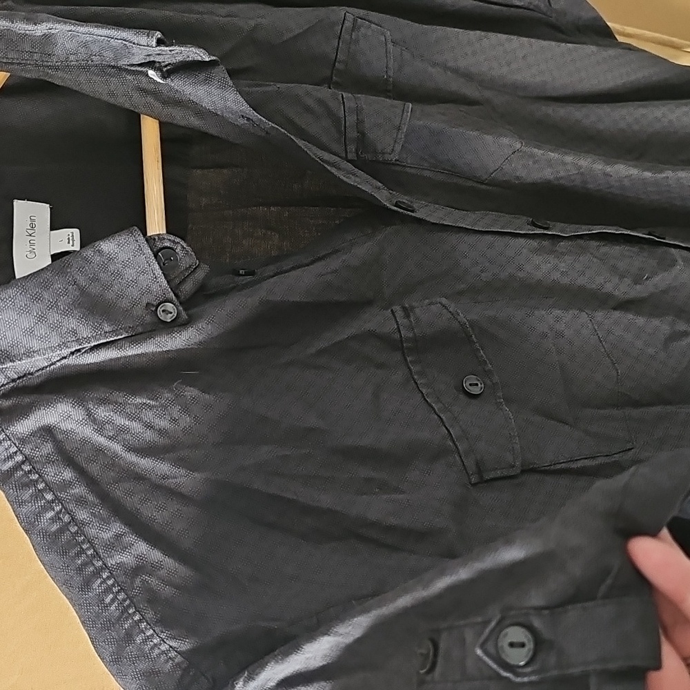 Calvin Klein Textured Button-Up Shirt - Picture 6 of 7
